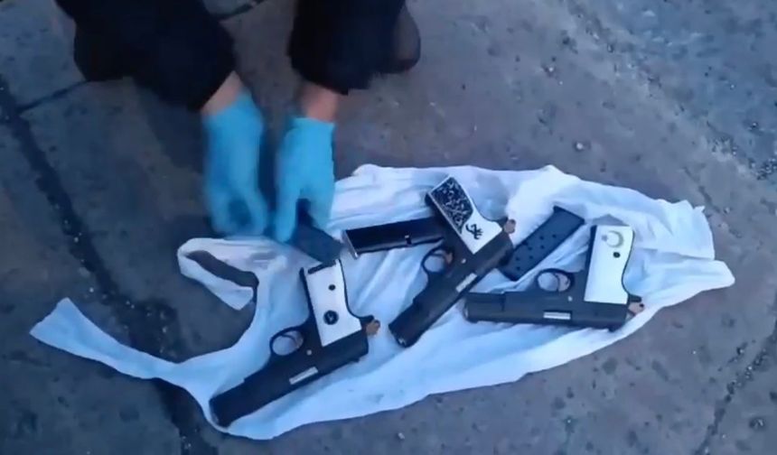 Samsun'da şüpheli araçtan 3 adet ruhsatsız tabanca ele geçirildi