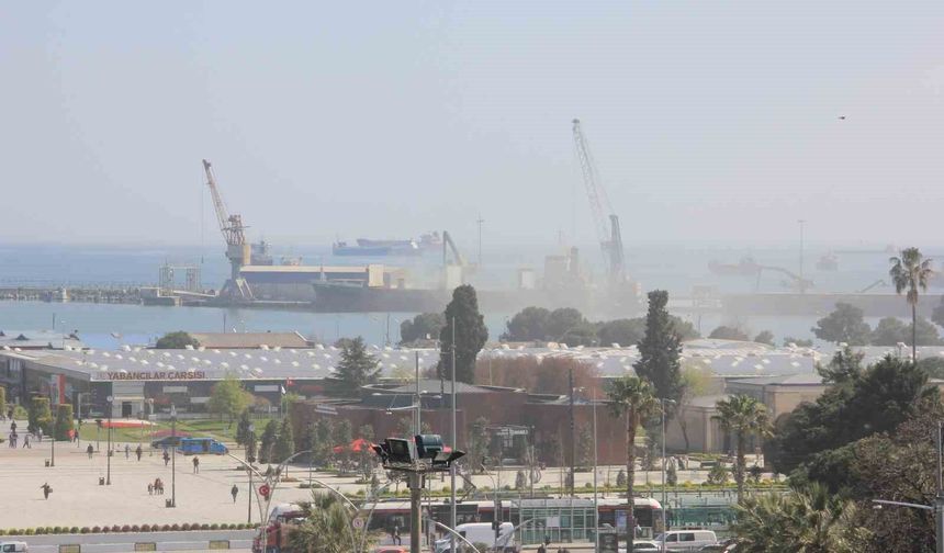 Samsun Limanı toz duman