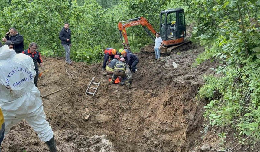 Define kazısı faciayla bitti: Göçük altında kalan şahıs hayatını kaybetti