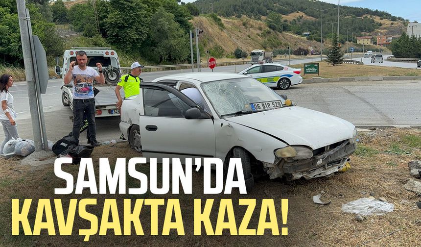 Otomobilin refüje çıktığı kaza maddi hasarla atlatıldı