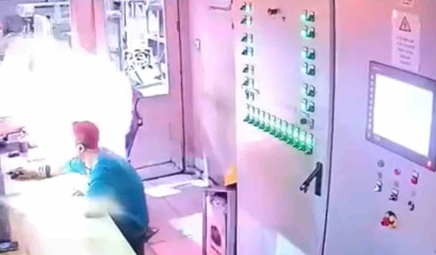 Demir çelik fabrikasındaki patlama anı kamerada