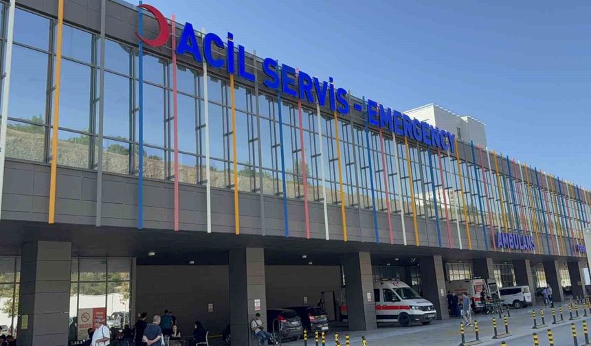 Demir çelik fabrikasının fırın kontrol odasında patlama: 2 yaralı