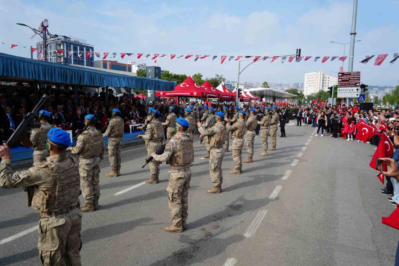 Samsun'da Cumhuriyet'in 103. yılı coşkuyla kutlandı